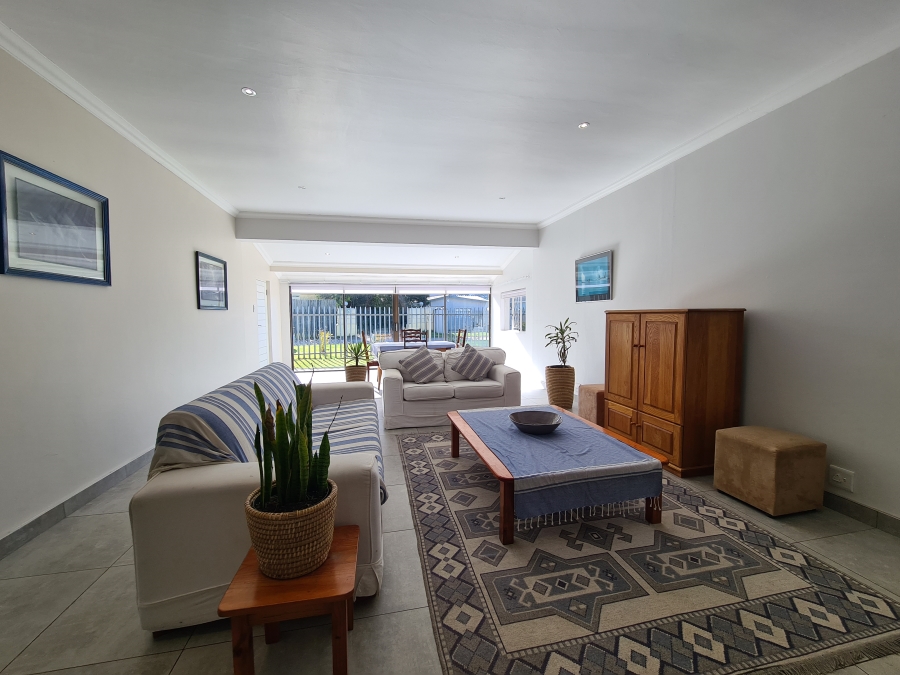 To Let 4 Bedroom Property for Rent in Port Alfred Eastern Cape